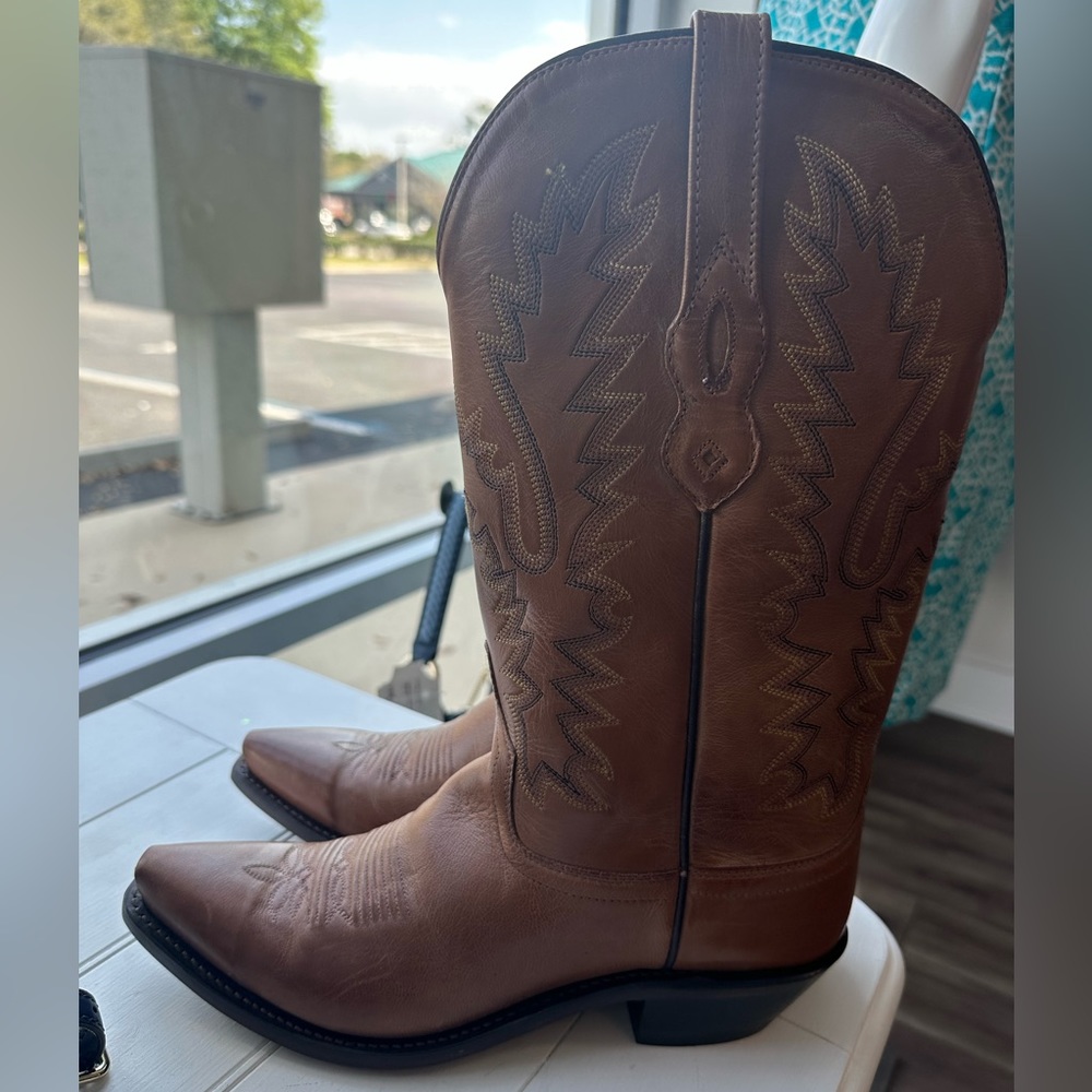 NWT Old West caramel cowgirl boots size 8.5